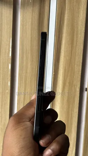 Apple iPhone 16 128 GB Black