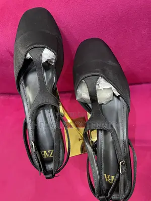 Black Cooperate Sandal for Women
