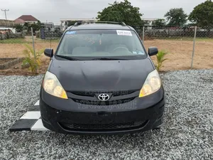 Toyota Sienna LE 2008 Black