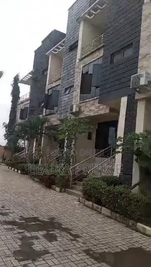 5bdrm Townhouse/Terrace in Guzape for sale