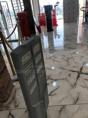 400W Solar Powered Street Lamp for Communities