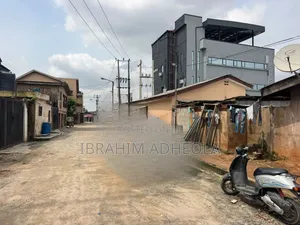 Land Measuring 300sqm With a Demolishable