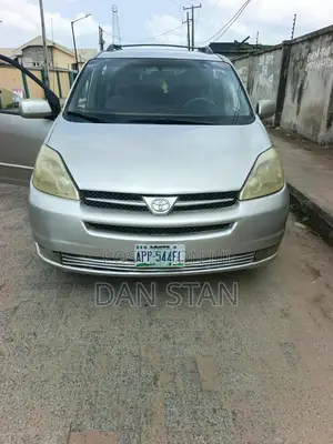 Toyota Sienna 2005 Silver