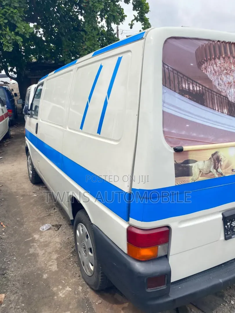 Volkswagen Transporter 2000 White