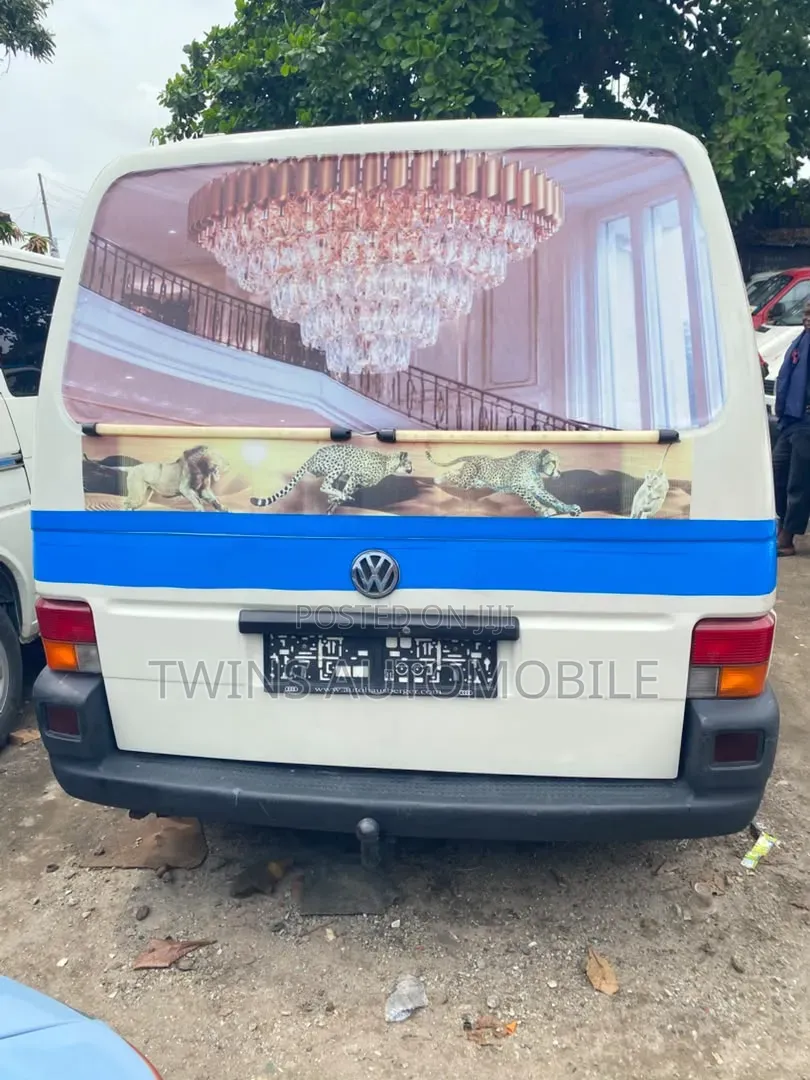 Volkswagen Transporter 2000 White