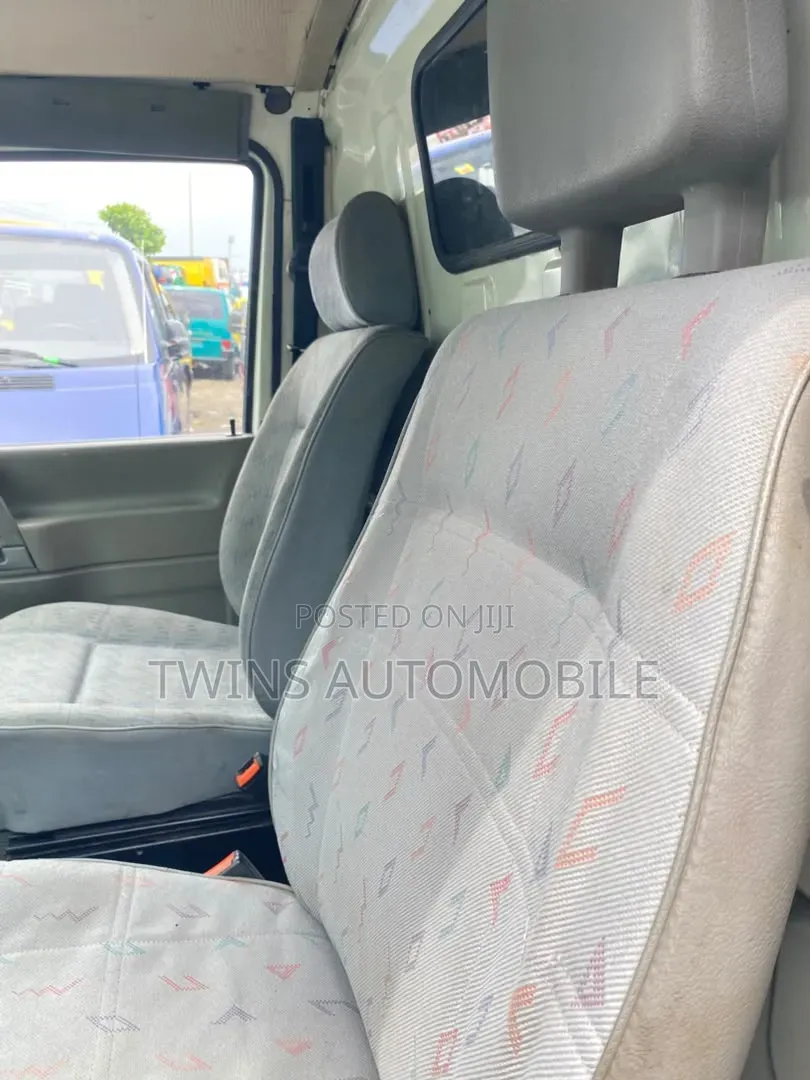 Volkswagen Transporter 2000 White