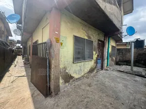 An Empty Land Measuring 300sqm With a Demolishable Structure on It,