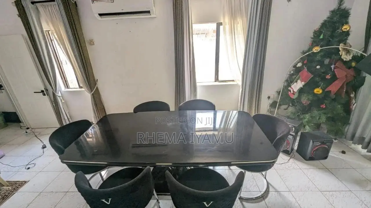 Valentino Dinning Set