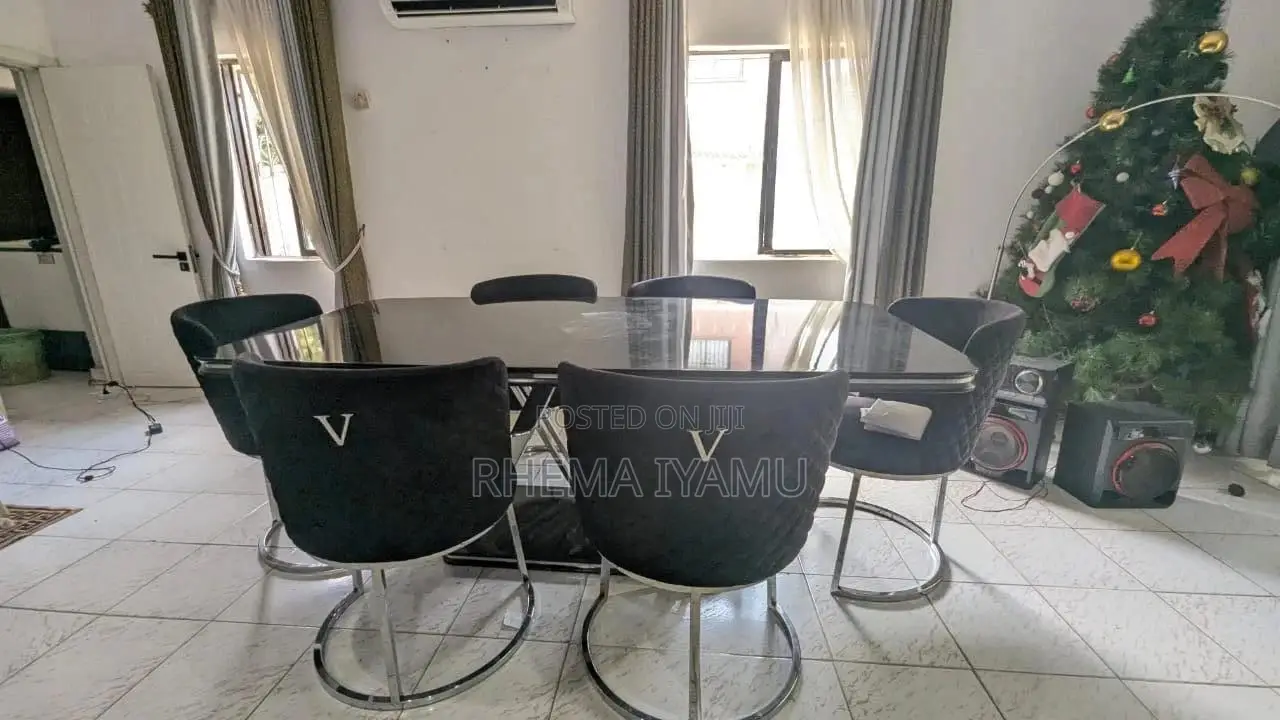 Valentino Dinning Set