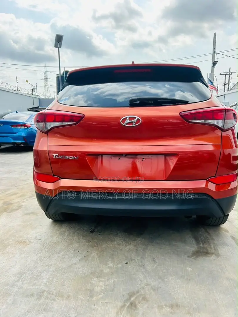 Hyundai Tucson 2017 Orange