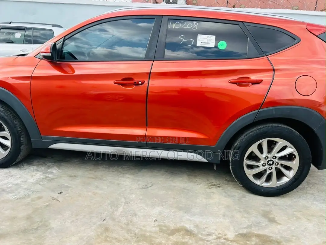 Hyundai Tucson 2017 Orange