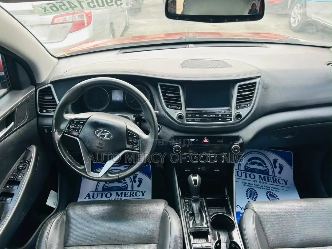 Hyundai Tucson 2017 Orange