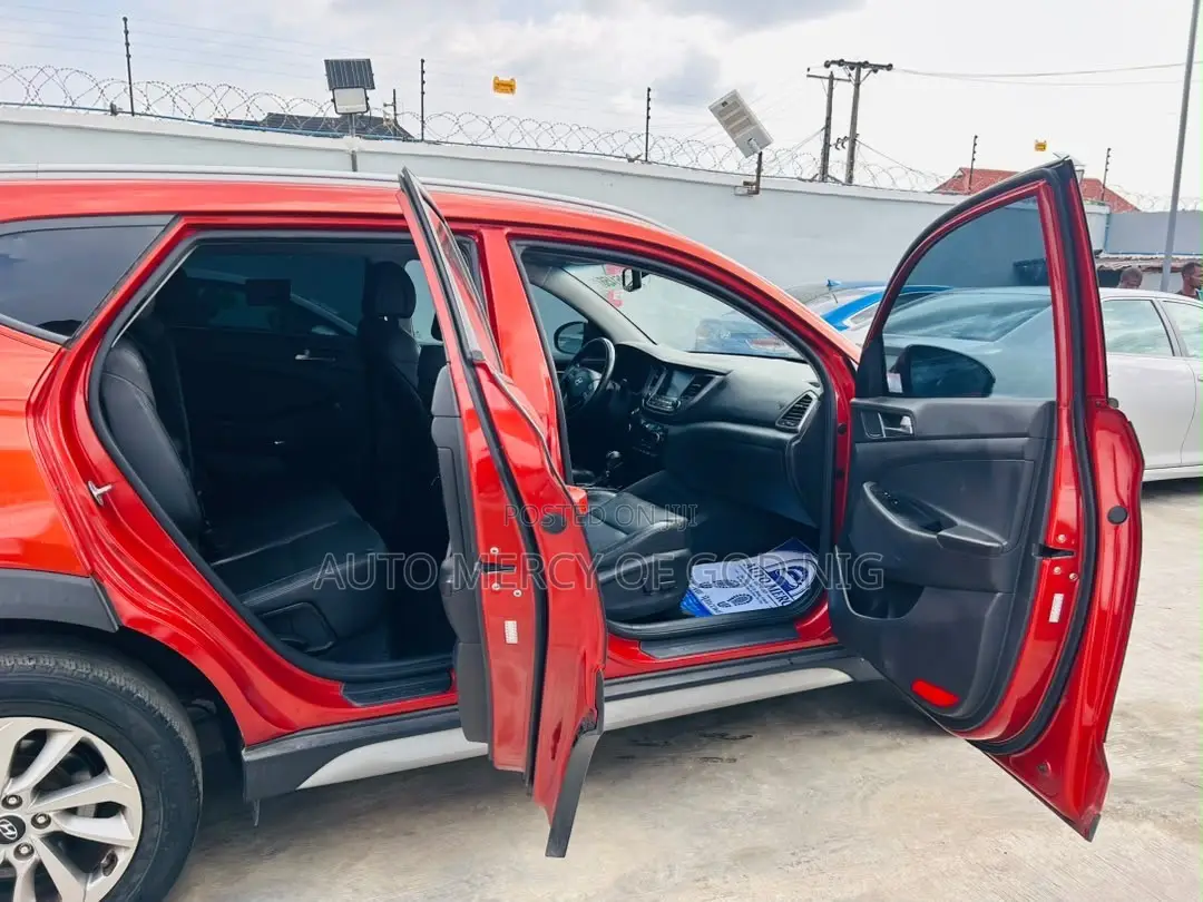 Hyundai Tucson 2017 Orange