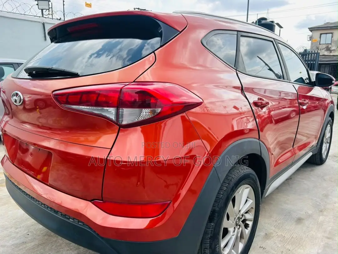 Hyundai Tucson 2017 Orange