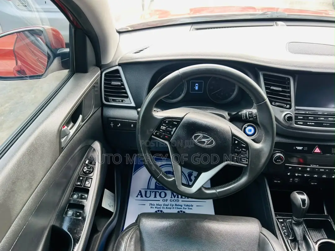 Hyundai Tucson 2017 Orange