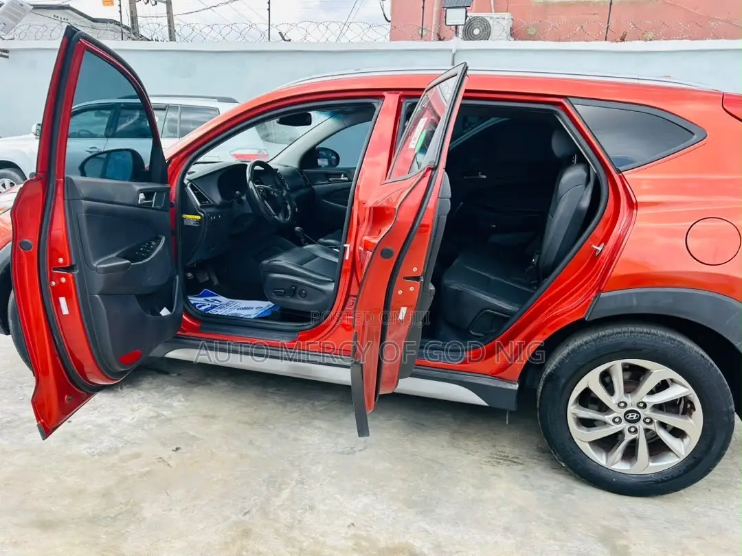 Hyundai Tucson 2017 Orange