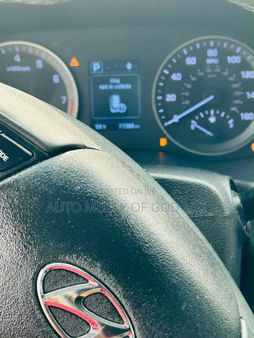 Hyundai Tucson 2017 Orange