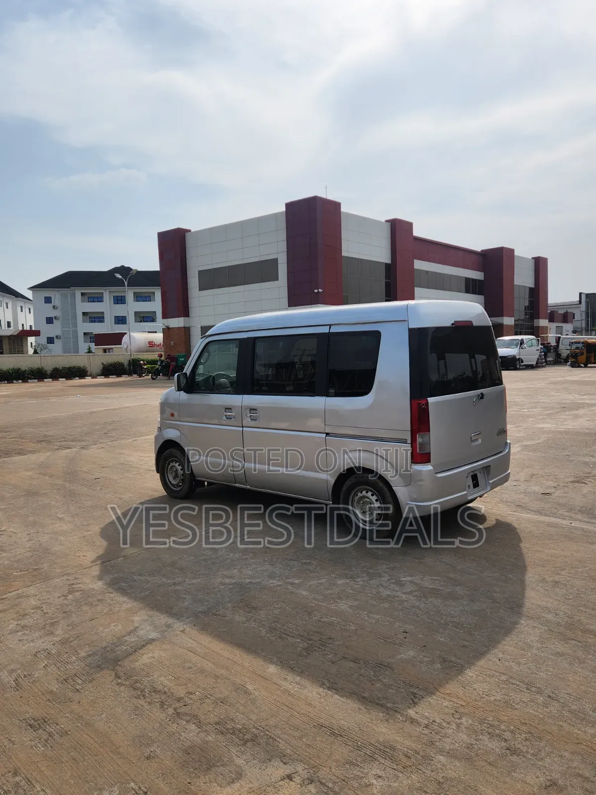 Mazda E2000 2013 Grey