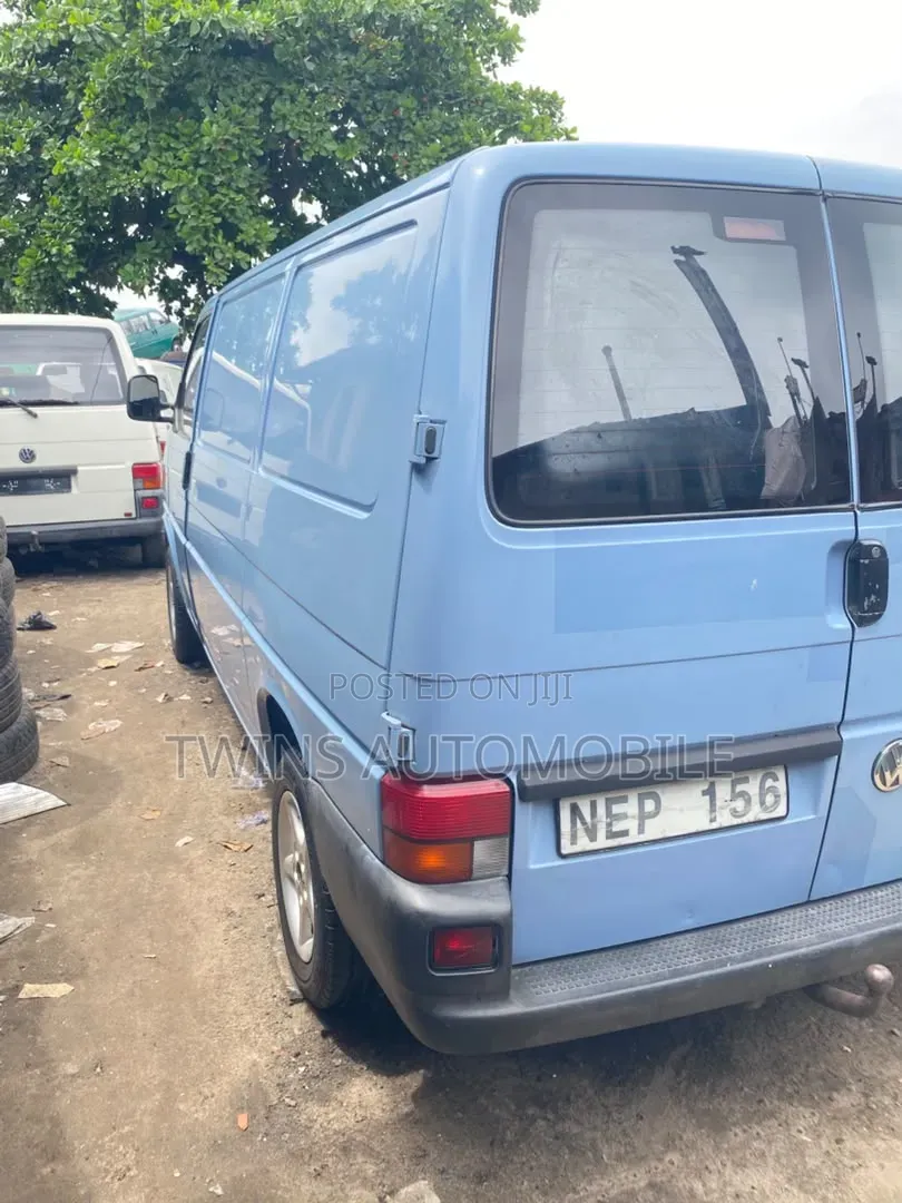 Volkswagen Transporter 2002 Blue