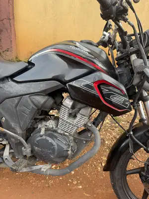 Honda CB 2022 Black