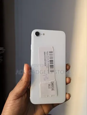 Apple iPhone SE 128 GB White