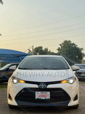 Toyota Corolla LE Eco (1.8L 4cyl 2A) 2019 White