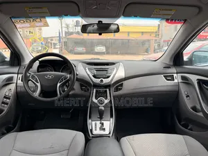 Hyundai Elantra 2011 Silver