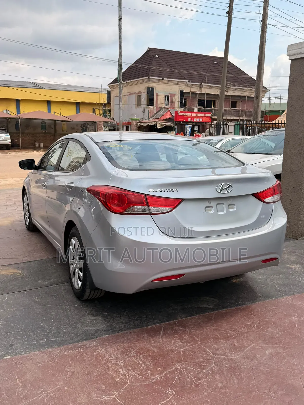 Hyundai Elantra 2011 Silver
