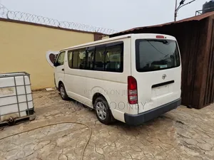 Toyota HiAce 2008 White