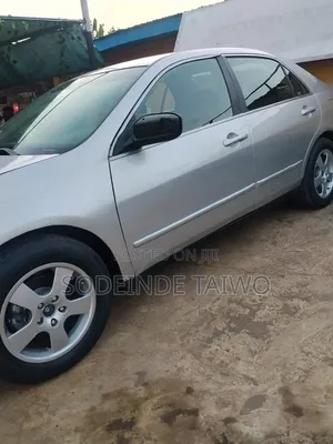 Honda Accord Automatic 2005 Silver