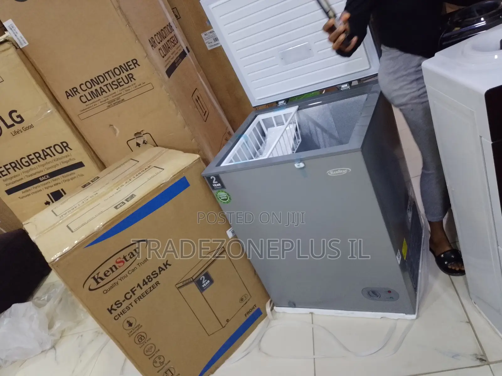 Kenstar KS-CF148SAK Compact Deep Freezer for Family Needs