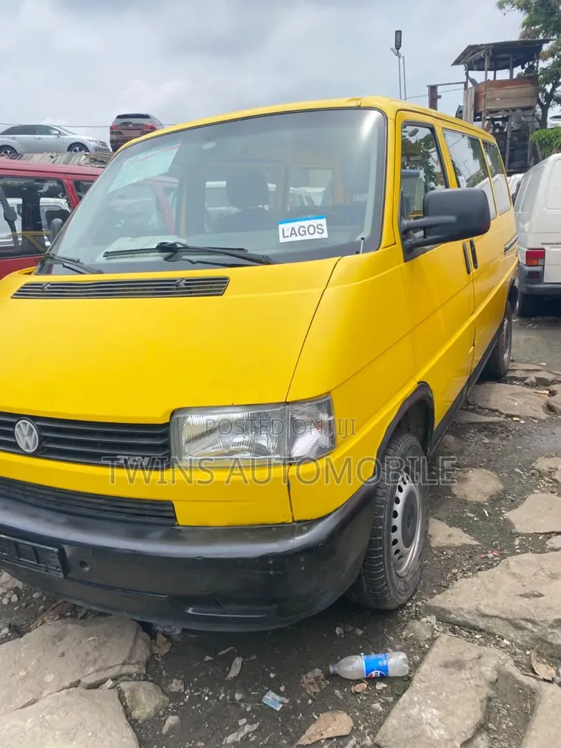 Volkswagen Transporter 2000 Yellow