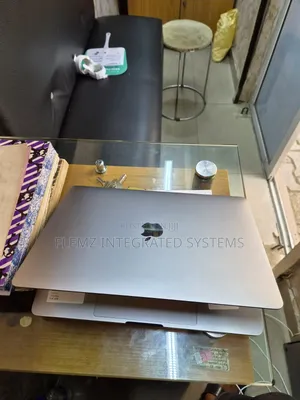 Laptop Apple MacBook Pro 2018 16GB Intel Core i5 SSD 512GB