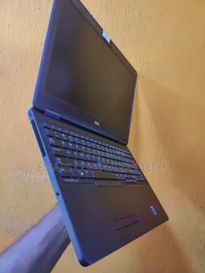 Laptop Dell Latitude E5550 8GB Intel Core i5 SSD 128GB