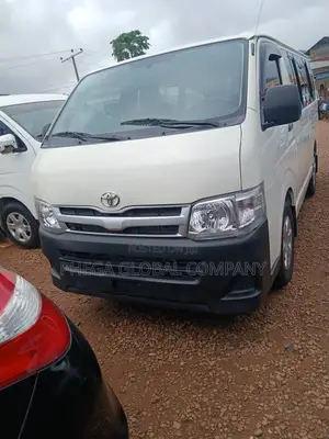 Toyota HiAce 2014 White