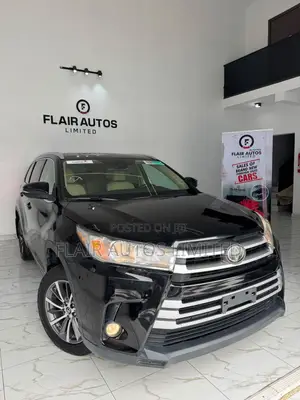 Toyota Highlander XLE 4x4 V6 (3.5L 6cyl 8A) 2018 Black
