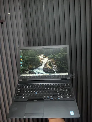 Laptop Dell Precision 5530 16GB Intel Core i7 SSD 512GB