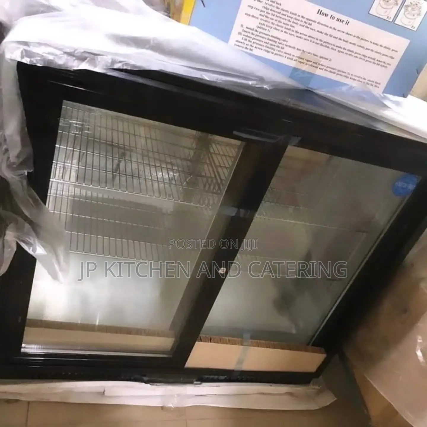 Double Door Glass Display Wine Chiller