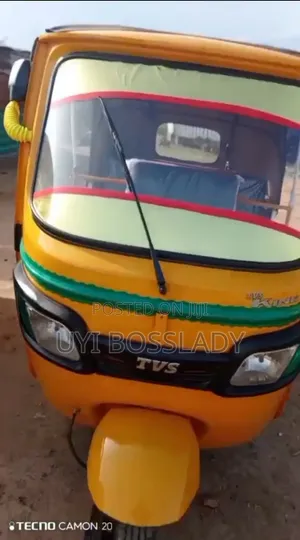 TVS King Cargo 2015 Yellow