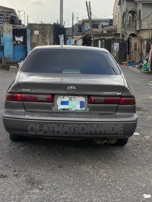 Toyota Camry 2000 Gray