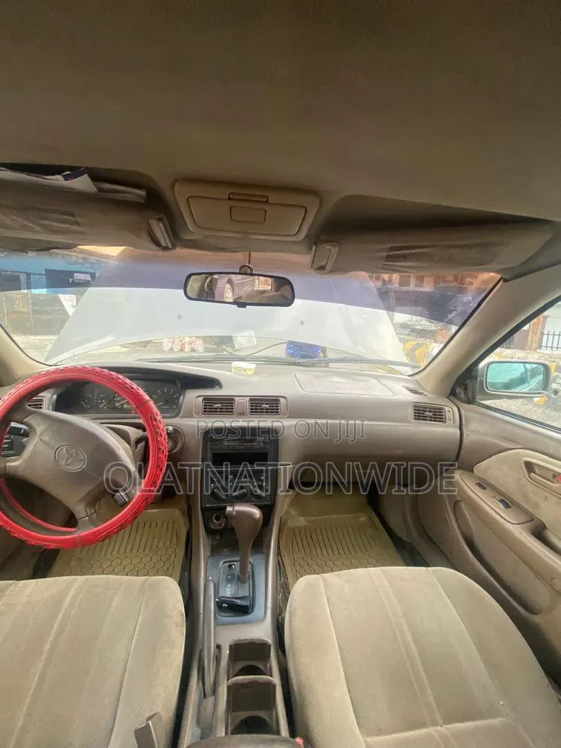 Toyota Camry 2000 Gray