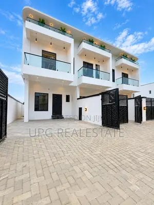 3bdrm Duplex in Ajiwe for sale