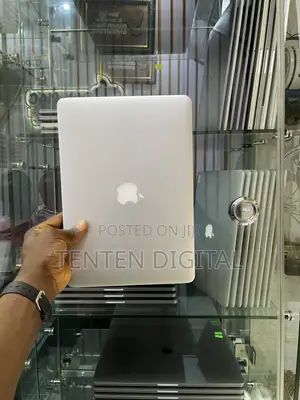 Laptop Apple MacBook Pro 2015 8GB Intel Core i5 SSD 256GB