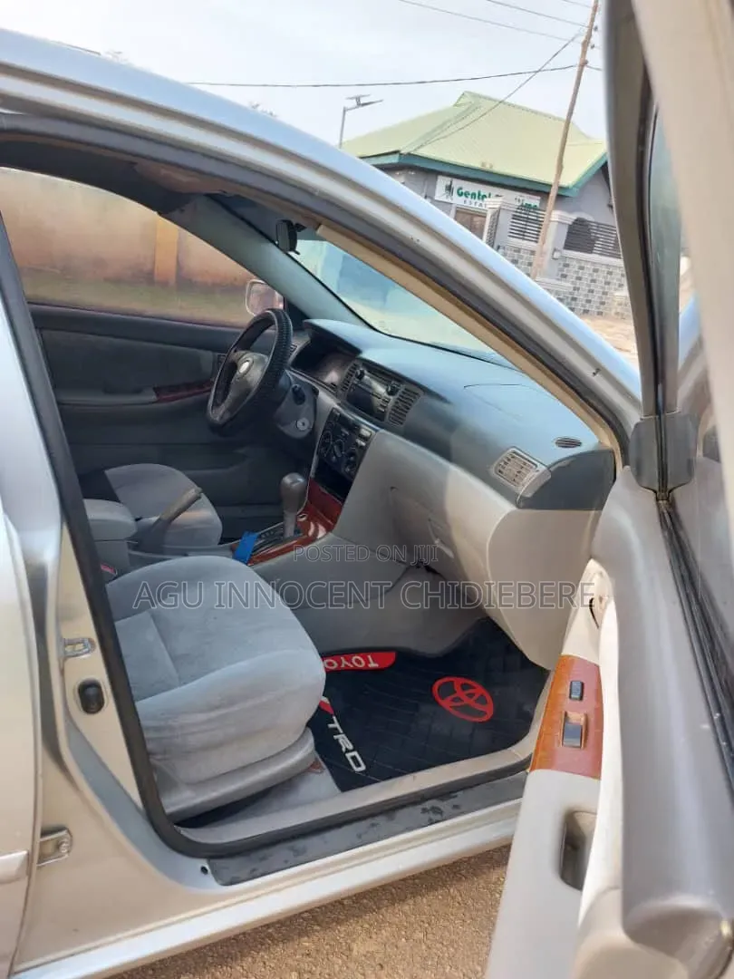 Toyota Corolla 2004 Silver