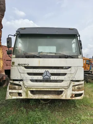 Howo 371 China Truck Head - Double Axle 10 Tyres