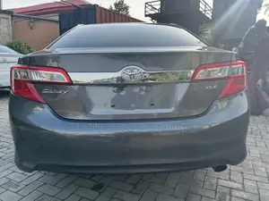 Toyota Camry XLE 4dr Sedan (2.5L 4cyl 6A) 2014 Gray