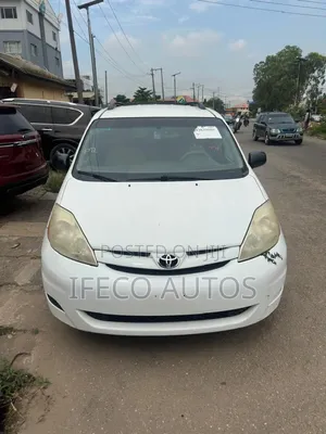 Toyota Sienna 2005 White
