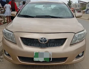 Toyota Corolla 2010 Gold