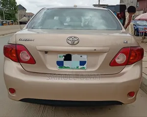 Toyota Corolla 2010 Gold