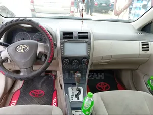 Toyota Corolla 2010 Gold